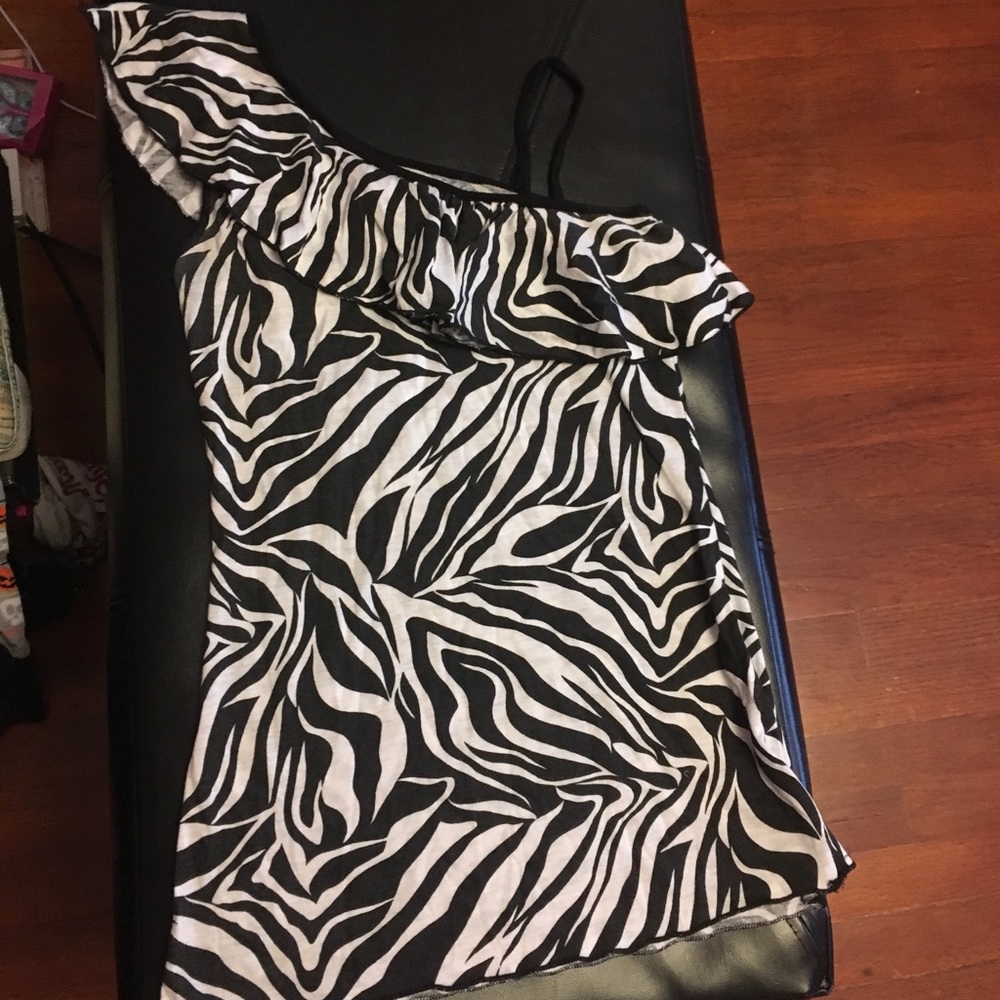 Off the shoulder zebra tank
